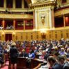 Sénat vote l'interdiction des signes religieux