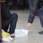 100 euros d’amende pour avoir donné 70 centimes à une femme mendiant