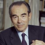 Robert Badinter, ancien ministre et avocat qui a fait abolir la peine capitale, est mort
